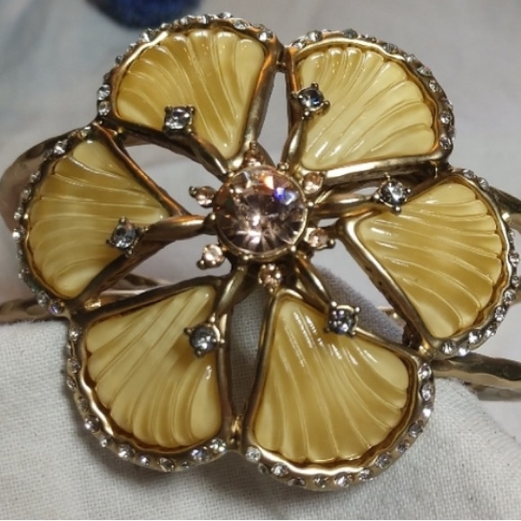 Stunning Oversized Yellow Floral Cuff Bangle Bracelet - Picture 5 of 6